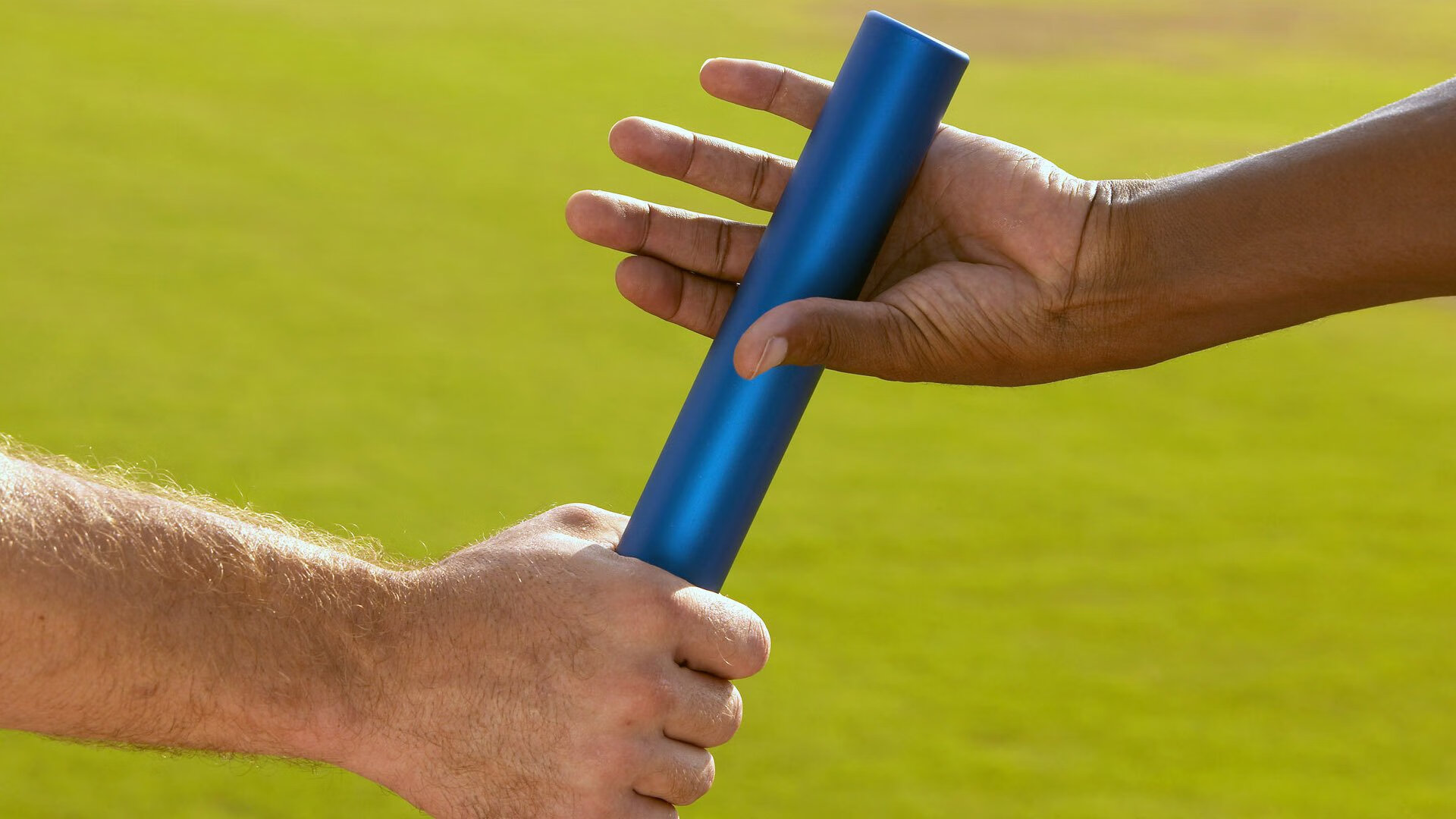 _家庭趣味运动日：亲子互动乐趣多_，家庭趣味运动会图片