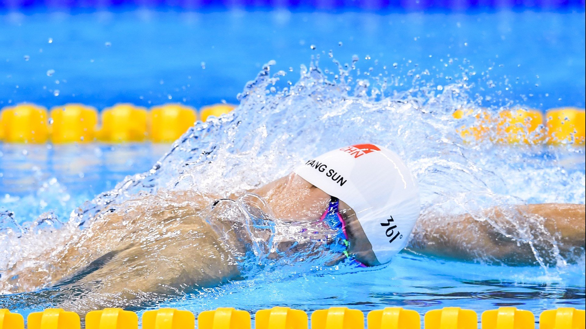 瓦伦西亚势不可挡，轻松击败对手取得胜利，瓦伦西亚在哪里